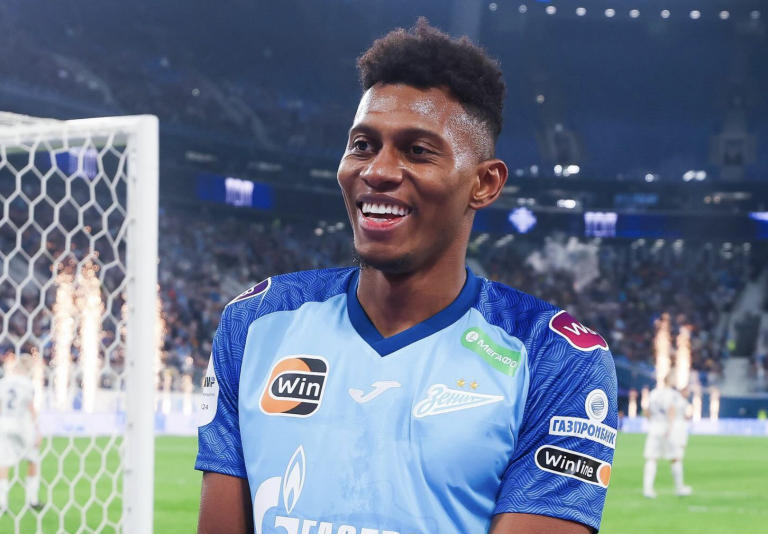 Mateo Cassierra sigue en racha: otro gol en Rusia y es el máximo anotador